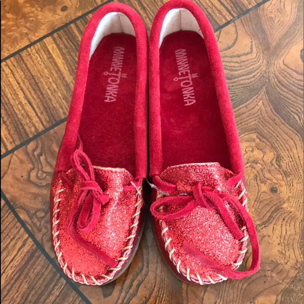 Minnetonka Girls Red Glitter shoes size 2,3,4 NWOT